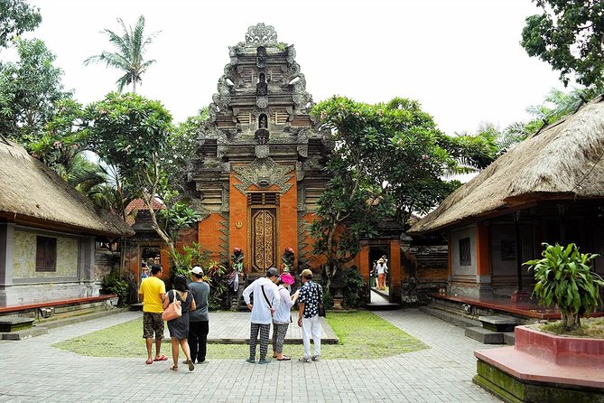 Ubud City Tour II: Monkey Forest, Palace, Art Market, and Rice Terrace - Who gets the most from this Ubud day