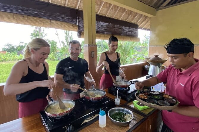 Ubud Cooking Class with Optional Market Visit Pickup Included - Choosing ingredients at an Ubud market