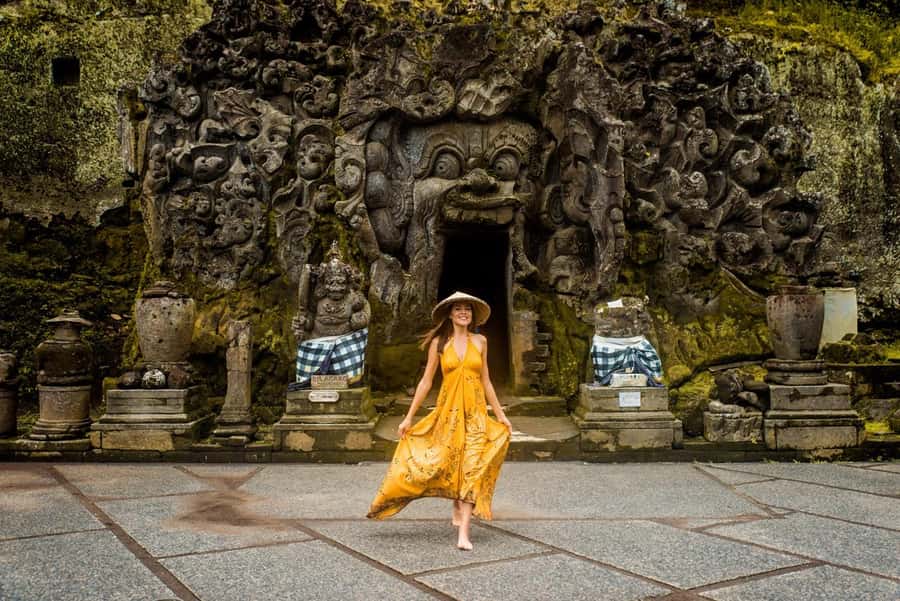 Ubud: Elephant Cave & Pakerisan UNESCO Guided Tour - Walking down to the cave and back