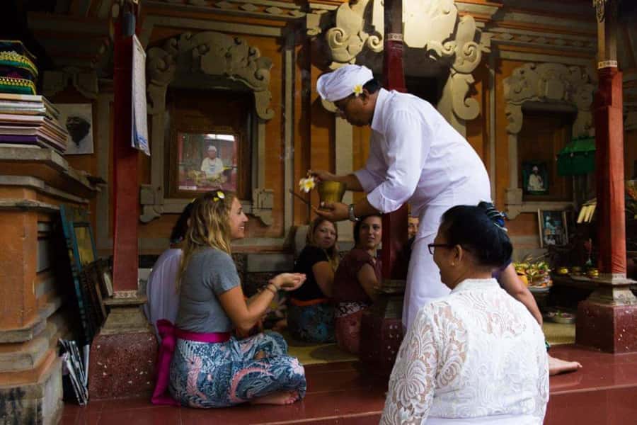 Ubud Experiences : Spiritual Escape Tour and Beji Waterfall - Why the guides matter
