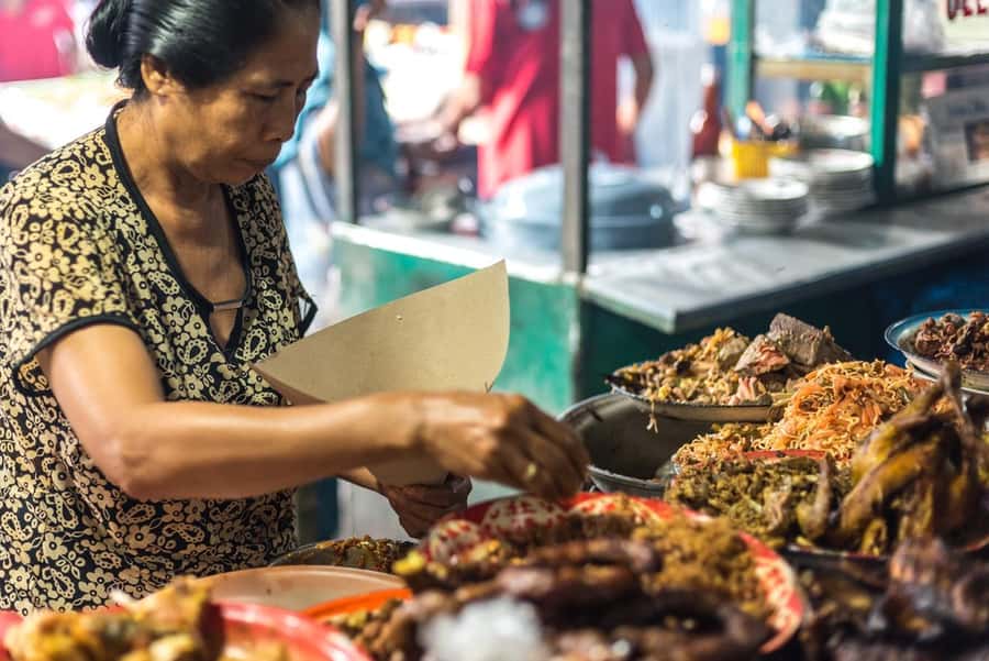 Ubud: Gianyar Night Market Food Tour with up to 17+ Tastings - Key points before you book