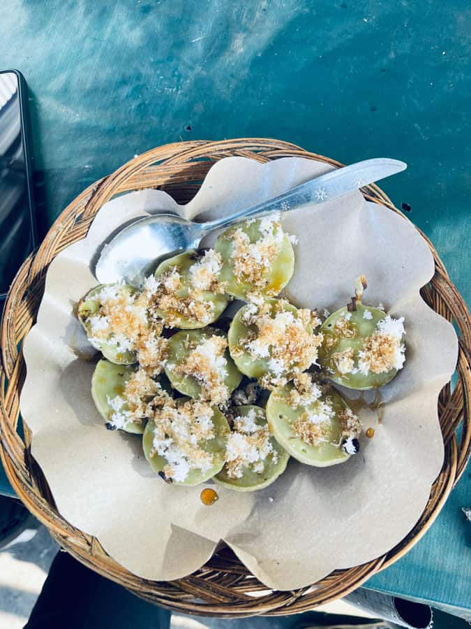 Ubud: Gianyar Night Market Food Tour with up to 17+ Tastings - Babi guling and ayam betutu show Bali’s spiced side