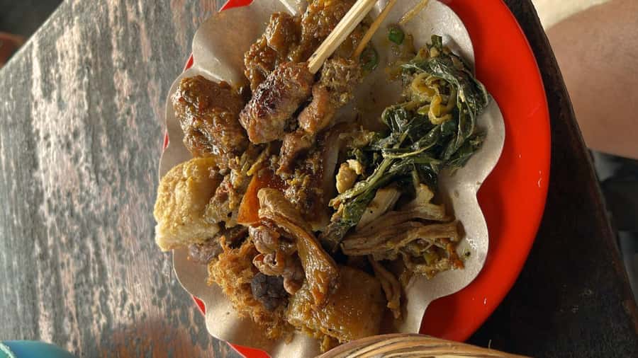 Ubud: Gianyar Night Market Food Tour with up to 17+ Tastings - What the three to five hours feel like