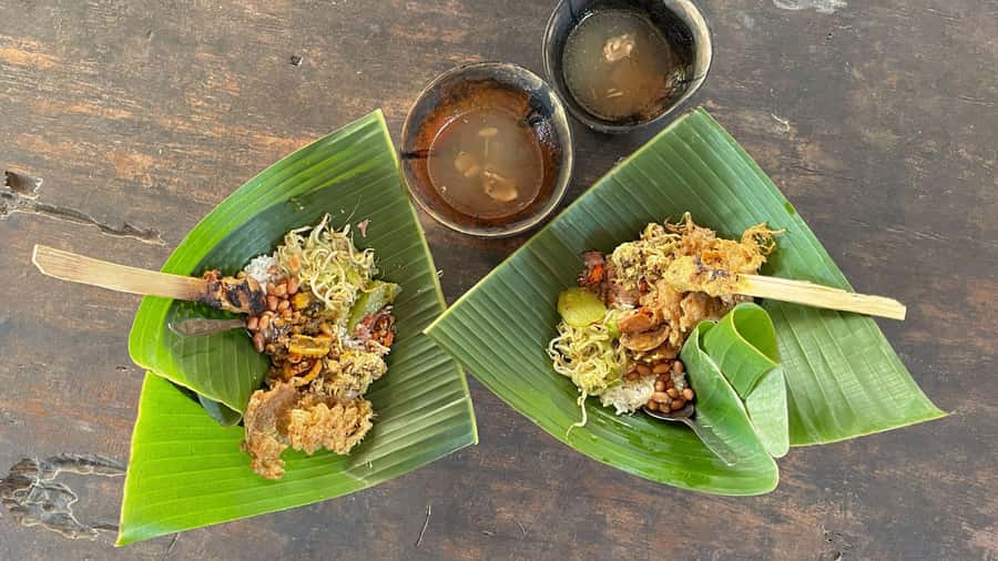 Ubud: Gianyar Night Market Food Tour with up to 17+ Tastings - The $32 price: good value if you arrive hungry