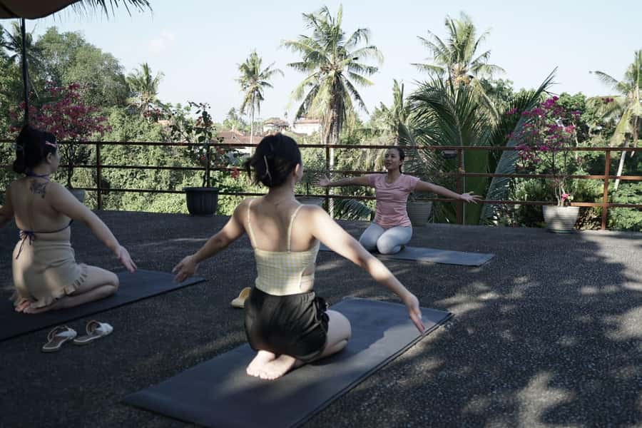 Ubud Hatha Yoga Home Service (certified yoga teacher) - A private class at your Ubud accommodation