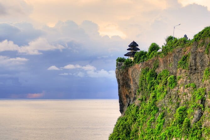 Ubud Jungle Swing - Monkey Forest - Water Temple - Waterfall - Why the private car changes the day