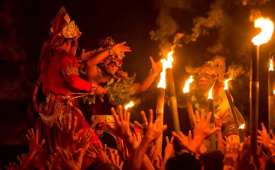 Ubud: Kecak Dance and Royal Balinese Dinner - The Tempayan dinner and its rice-field views