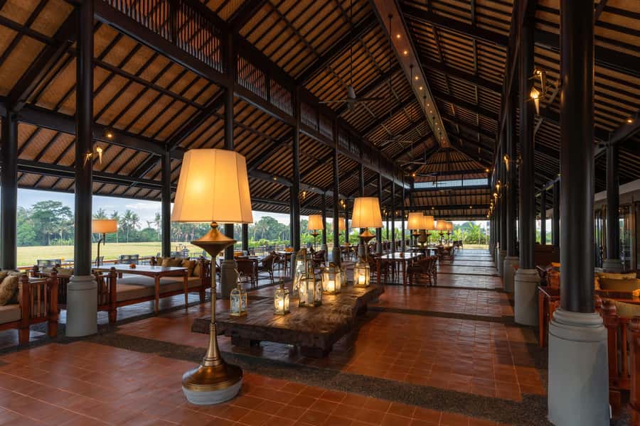 Ubud: Kecak Dance and Royal Balinese Dinner - Who will enjoy this evening most?