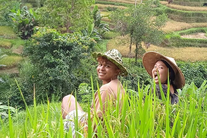 Ubud : Kintamani Downhill Cycling Tour with Lunch - Lunch at Amertha Restaurant in Tampaksiring
