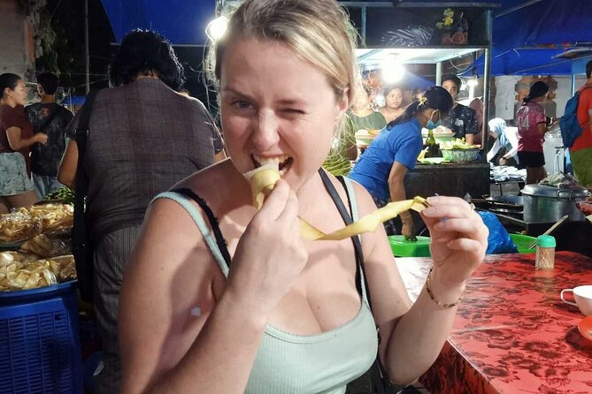 Ubud Night Traditional Market Food Tour - Eating at local favorites after the market
