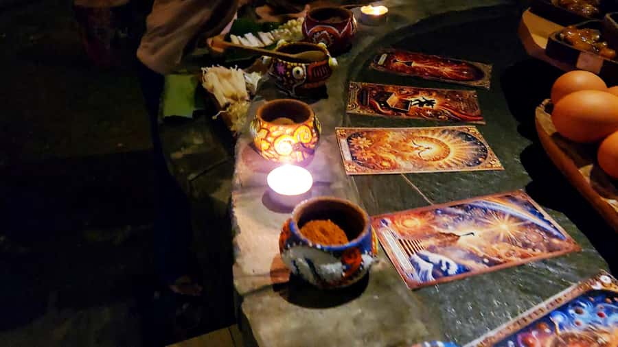 Ubud: Oracle of Spice Mystic Dinner Experience in Bali - Choosing a card from the Oracle of Spice