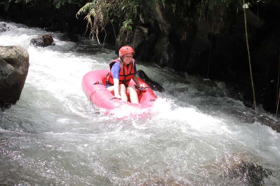 Ubud: Pakerisan Jungle River Tubing Adventure with Lunch - From accommodation to the Pakerisan River