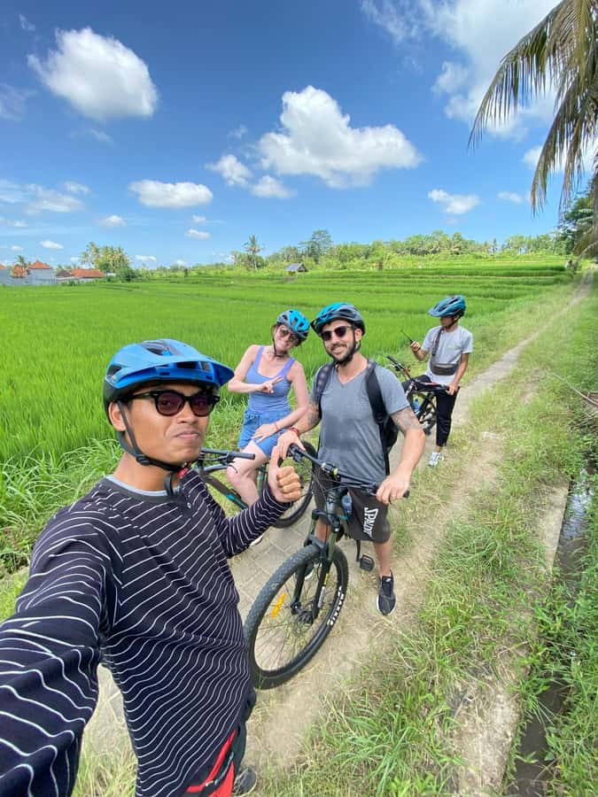 Ubud : PRIVATE Bike Tour inside Rice Field Ubud Countryside - Starting at a Family Home in Mas