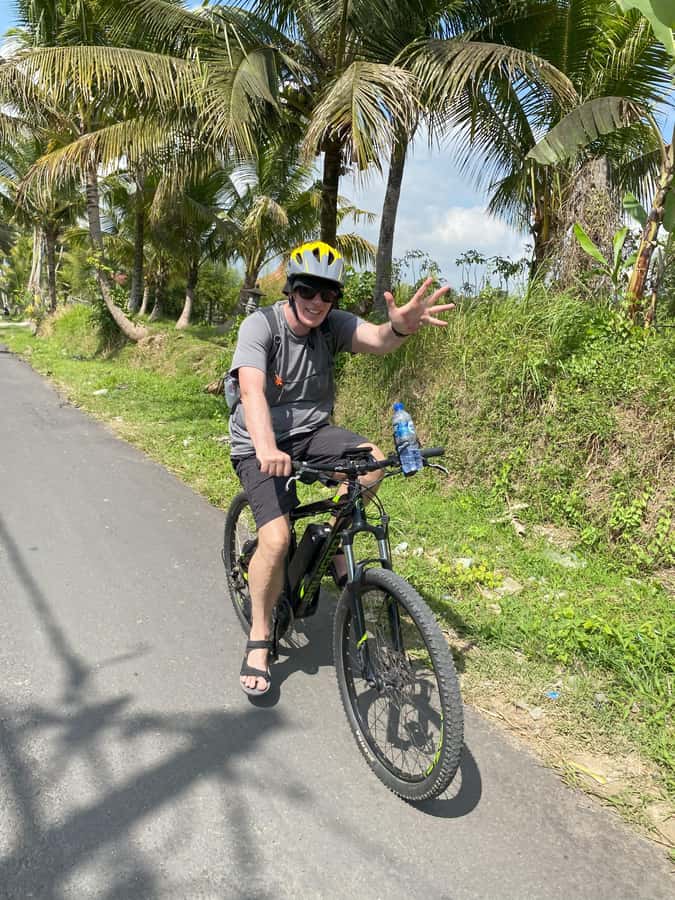 Ubud : PRIVATE Bike Tour inside Rice Field Ubud Countryside - Who Will Get the Most from This Ubud Bike Tour