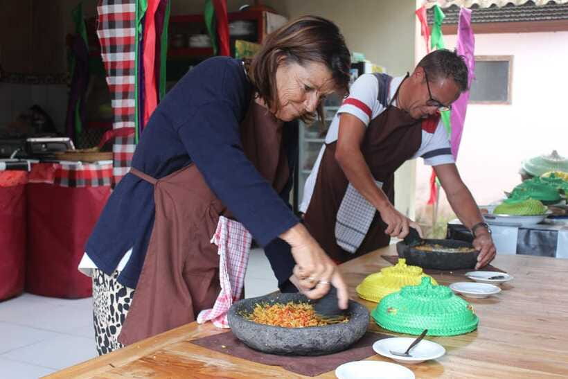 Ubud : Regular or Vegetarian cooking class with market visit - Who will enjoy this class most?