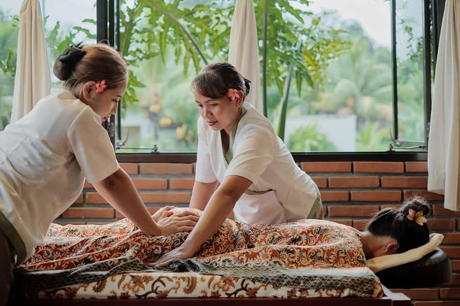 Ubud: Relaxing Spa Balinese Massage Package - The traditional scrub and yogurt stage