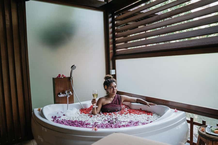 Ubud: Riverfront Massage & Flower Bath at Ayusha Wellness - A riverside spa experience in Ubud
