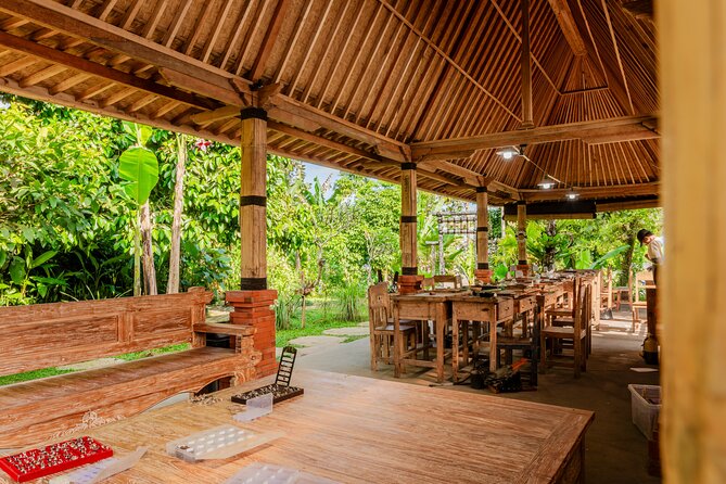 Ubud Silver Class Jewelry making in bali - Tea, snacks, and choosing your design