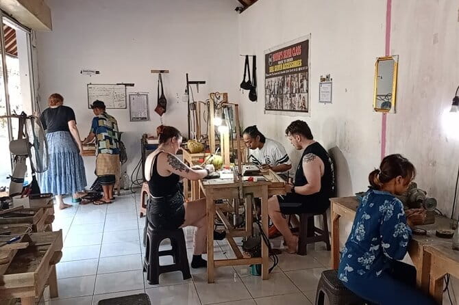 Ubud Silver Class Making Your Own Silver with 7gr of Silver - Why the small group size matters