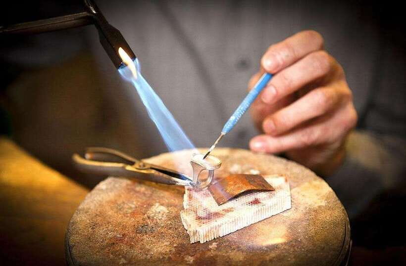 Ubud Silver Jewelry Experience: Craft your Own Masterpiece - Polishing the finished jewelry