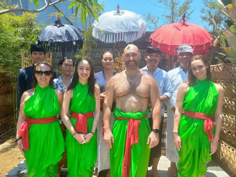 Ubud: Spiritual Cleansing, Palm Reading, & Trauma Healing - What the palm reading can and cannot tell you