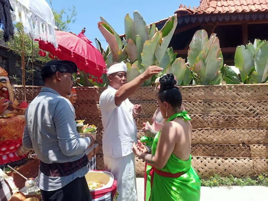Ubud: Spiritual Cleansing, Palm Reading, & Trauma Healing - The value of a $27 spiritual experience
