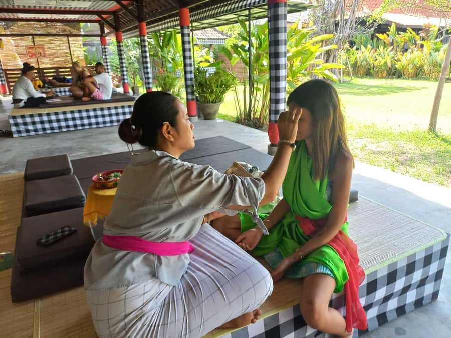 Ubud: Spiritual Cleansing, Palm Reading, & Trauma Healing - Who will appreciate this experience most