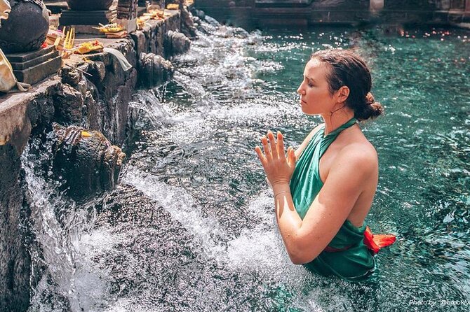 UBUD Spring Temple, Waterfall, Rice Terraces Private Tour - Ulu Petanu Waterfall for a short nature break