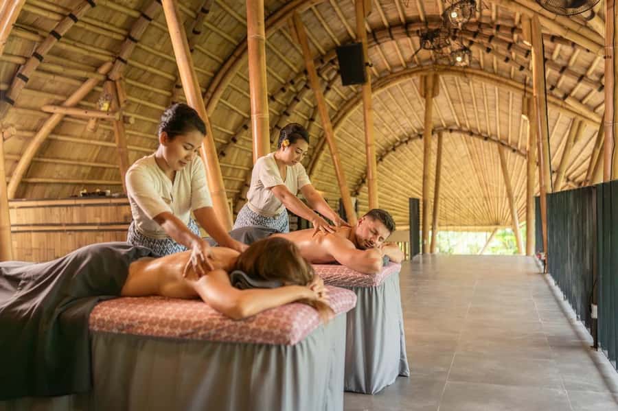Ubud: Svaha Spa Celuk Massage and Day Club Experience - A spa visit with a day club attached