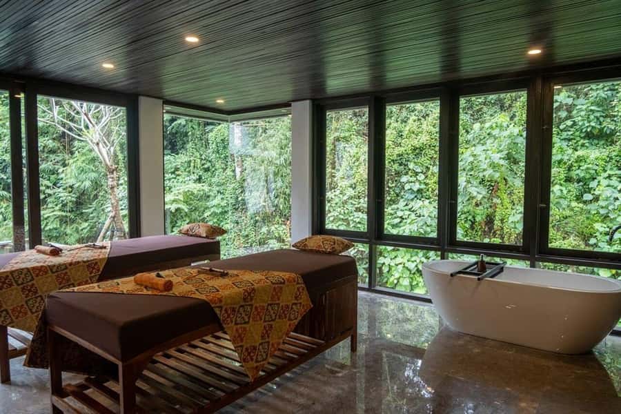 Ubud: Tejas Spa Unagi Riverfront Massage & Flower Bath - Who will enjoy this most