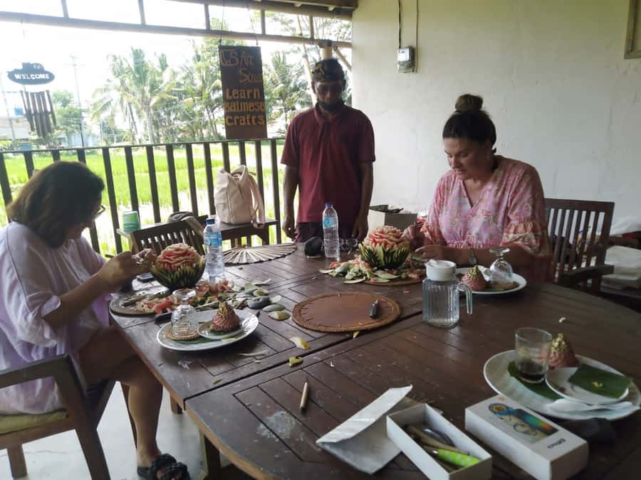 Ubud: Three- hour Balinese Decorative Fruit Carving Class - Making a flower from an ordinary melon