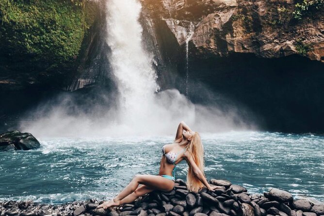 Ubud Tour-All Inclusive with Jungle Swing And Lunch - Tegenungan Waterfall, with a short walk to the water