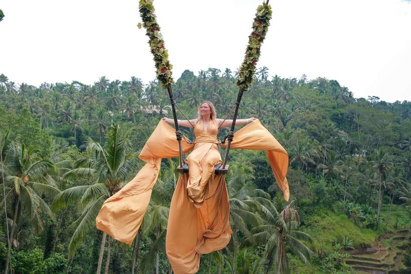 Ubud Tour With Photographer: Waterfalls, Swing & Rice Fields - Lunch and coffee tasting between the major stops