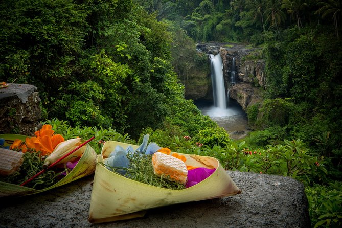 Ubud Tour with Swing, Temple, Monkey Forest, and Waterfall - Tegenungan Waterfall offers a short cool-down