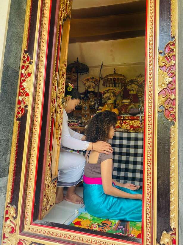 Ubud: Traditional Healing with White Lotus Blessing - Entering Ubud’s small healing room