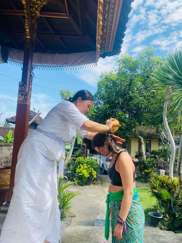 Ubud: Traditional Healing with White Lotus Blessing - Massage for physical tension