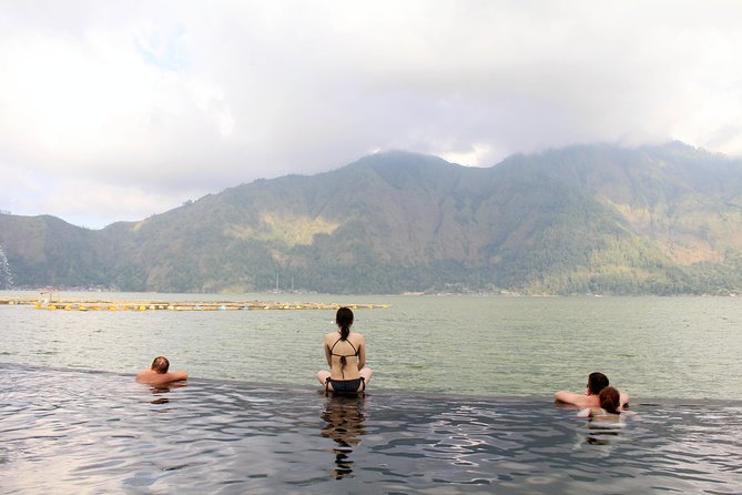 Ubud Volcano Lake and Natural Hot Spring Tour - Mount Batur lunch with the volcano in view