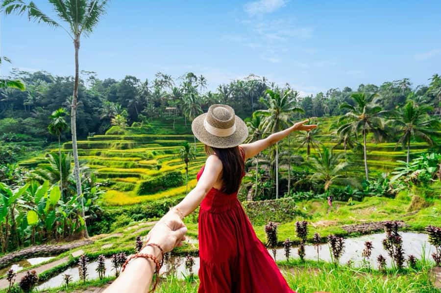 Ubud: Waterfalls & Temple with Rice Terrace Small-Group Tour - Coffee tasting and the optional Tegalalang swing