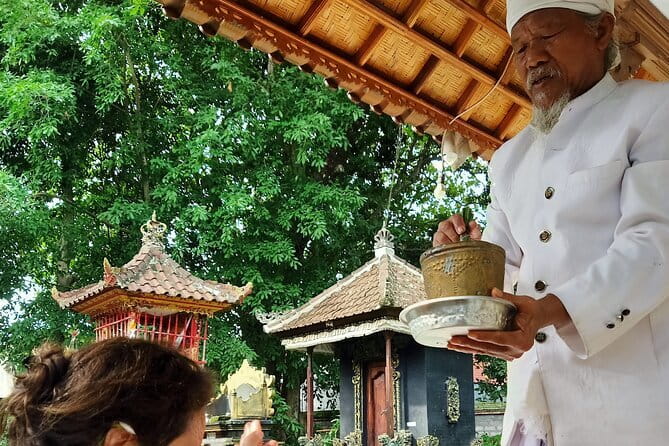 Ubud Yoga, Open Chakra Healing and Temple Spiritual Cleansing - What the private format changes