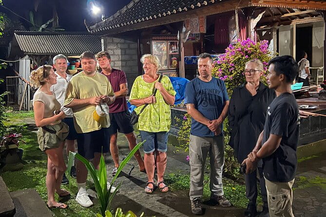 VIllage Firefly Night Tour - Ubud Bali - Reading Bali through an organic farm