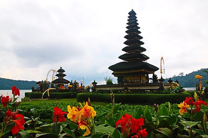 Visit Rice terrace, Beratan temple, waterfall by Vantage Volkswagen 181 - The eight-hour schedule requires sensible expectations