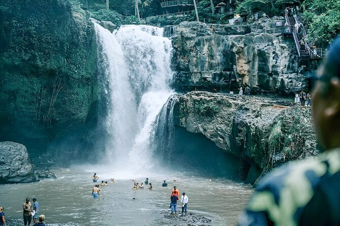 Volcano Bali Tour with Ubud Village - Tegenungan Waterfall - Rice Terrace - Ubud Palace brings the route back to town