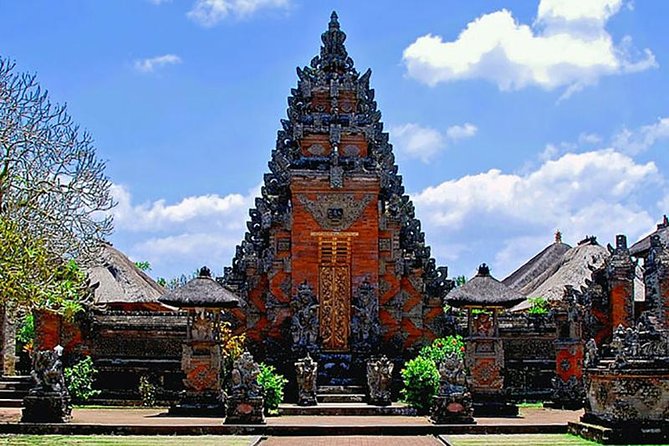 Wonderful Of Ubud Tours - Mas Village and the woodcarving tradition